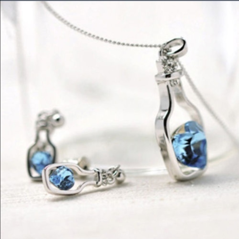 Wine bottle necklace!